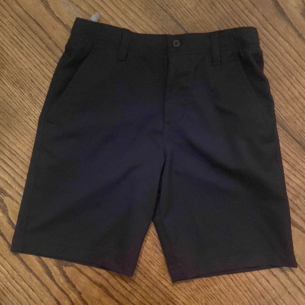 Boys Black Under Armour Dri-fit Shorts size Medium